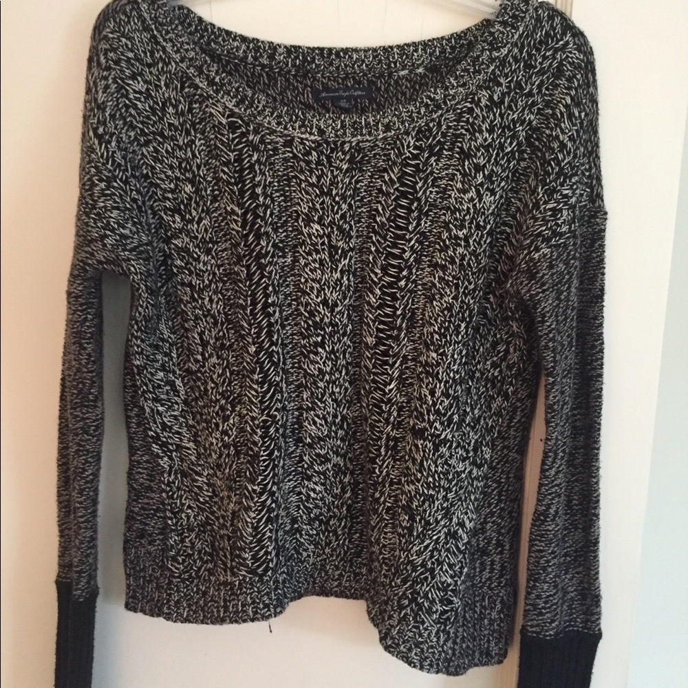 American Eagle Warm Black/White Sweater